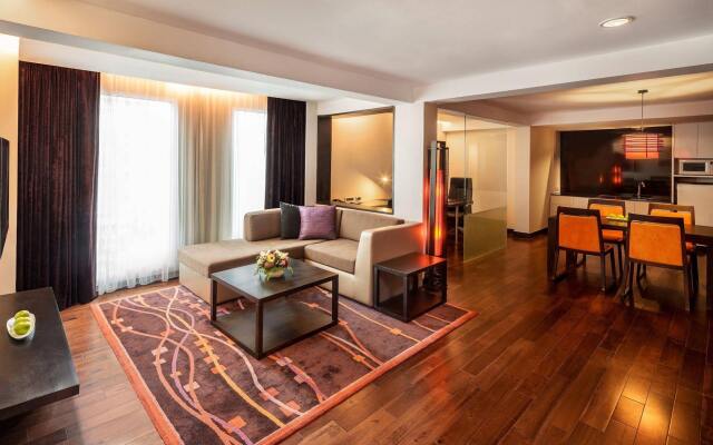 Radisson Suites Bangkok Sukhumvit