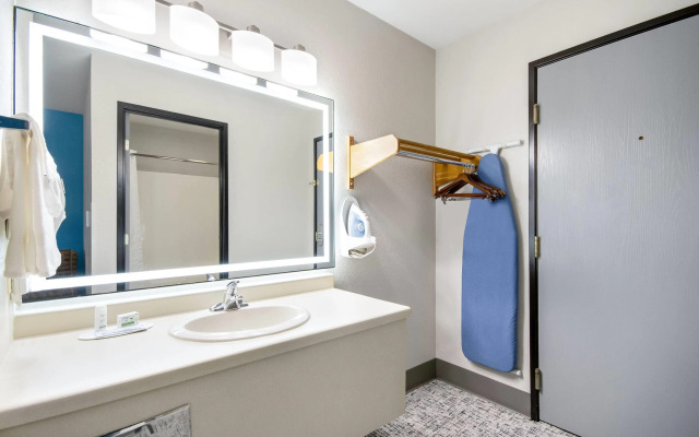 Baymont by Wyndham Marinette