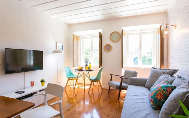 Sunlit Photographers 1bedroom Apartment in Alcântara