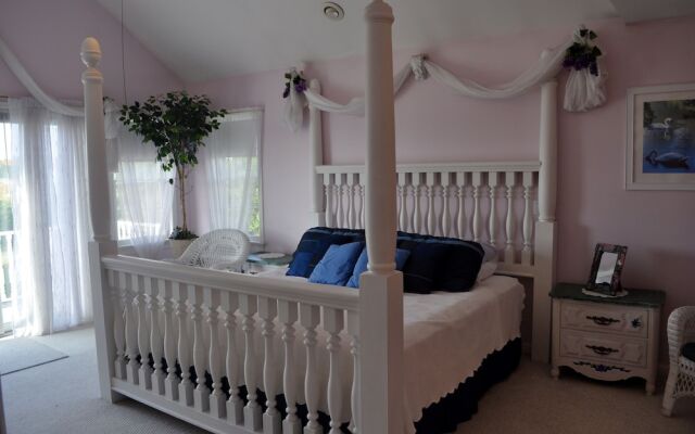 A Victorian on the Bay Bed and Breakfast