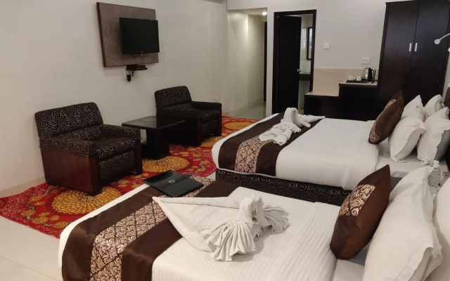 Chandra Inn