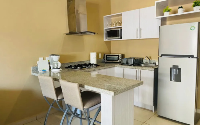 Bambu Residencial with Pool Near Beach