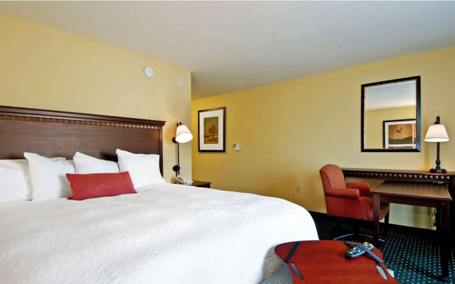 Hampton Inn & Suites Seal Beach