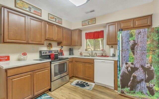 Thirsty Bear Den - Relaxing Pet Friendly Cabin In Gatlinburg 3 Bedroom Home by Redawning