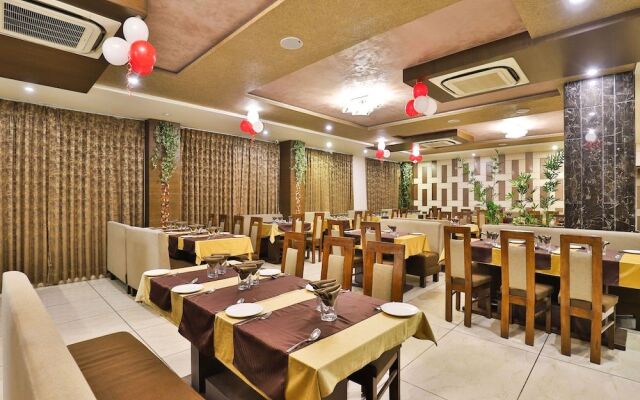 OYO 13253 The Grand Vinayak Hotel
