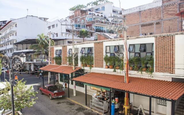 Los Muertos Hostal - Hostel