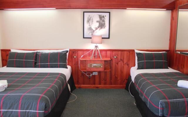 Village Family Motor Inn