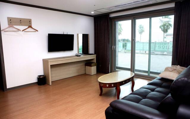 The Blue Jeju Pool villa Resort