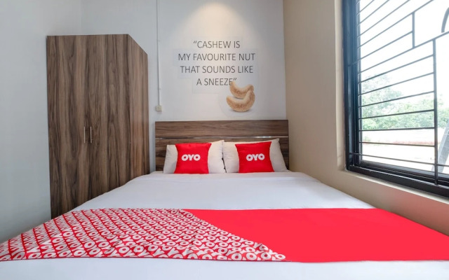 Walnut Inn G-10 by OYO Rooms