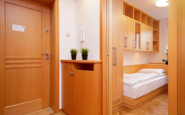 Apartment Esperanto Warsaw by Renters