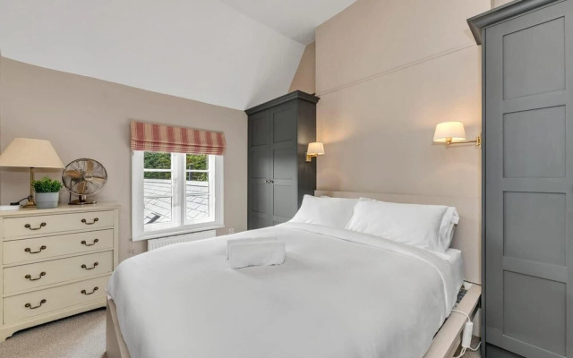 The School House - Luxury Home With Large Garden