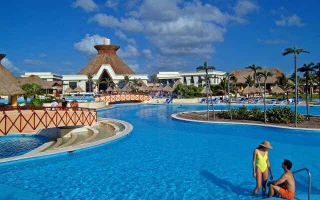 Bahia Principe Vacation Rentals - Quetzal Two-Bedroom Apts