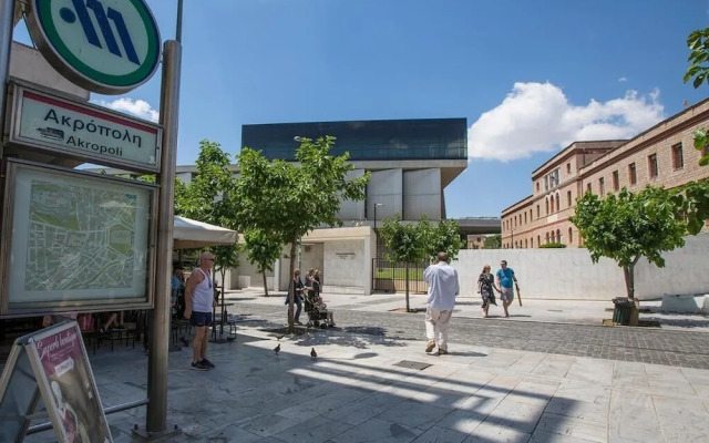 A Skip Away from the Acropolis Museum