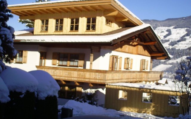 Luxurious Apartment In Fugen Near Ski Area