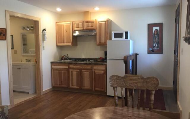 Creekside Downtown Vacation Suites