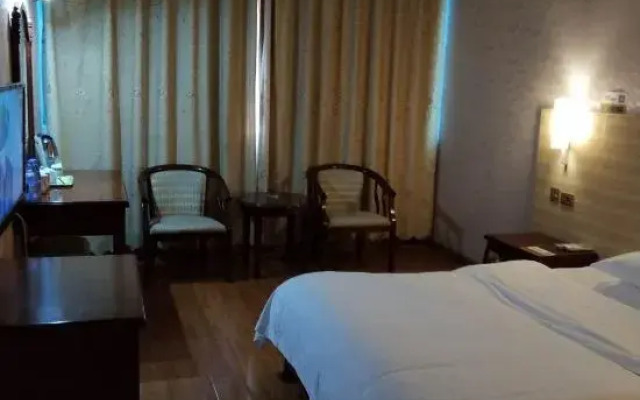 Luocheng Huali Hotel