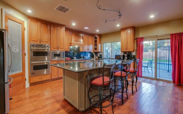 Belle's Castle 7 Bedrooms 3.5 Bathrooms Home