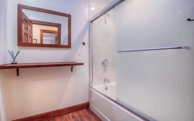 Island Oasis 6 Bedroom Holiday Home