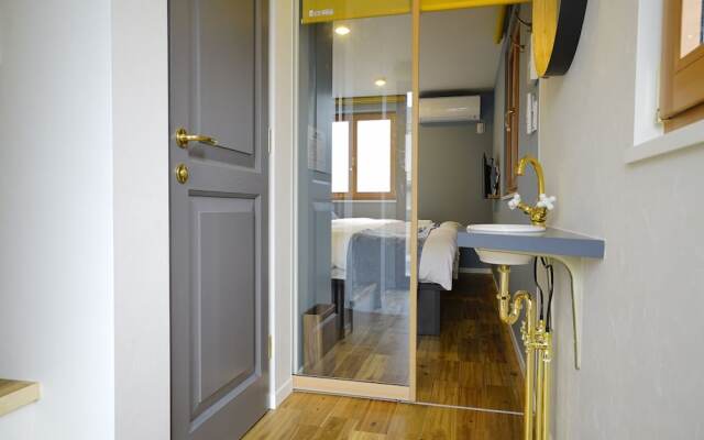 Tokyo villa riverside HIRAI