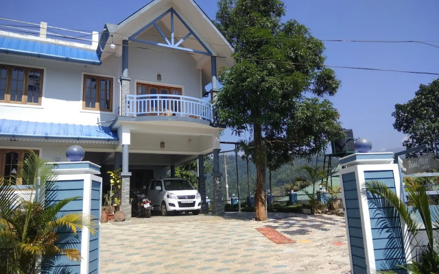 Room-1 Bedroom With Balcony Mountain Vie