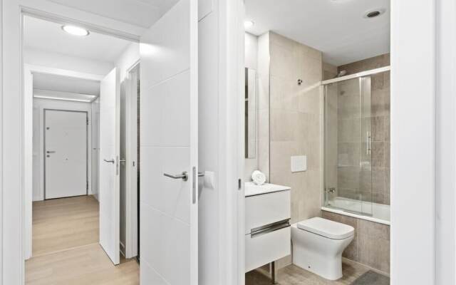 Stunning 2 Bed Apt, Sleeps 6 nr Adelfas