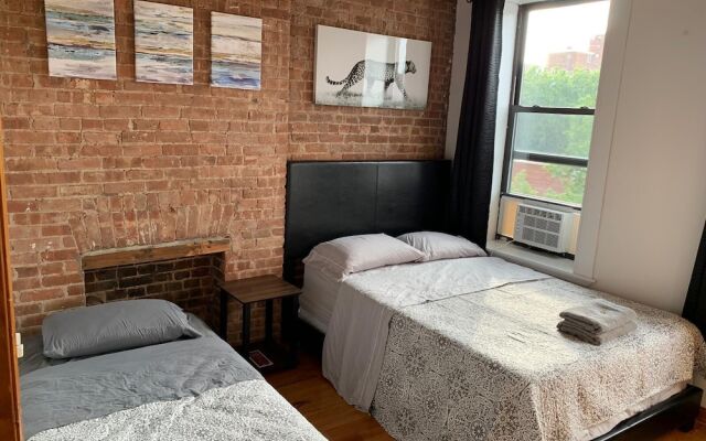 Manhattan Private Bedroom Hostel