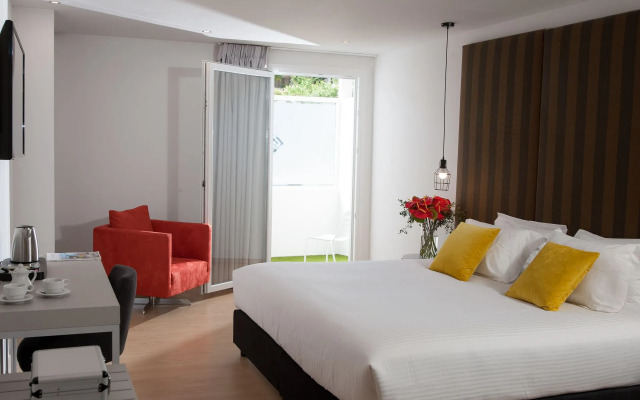 Athenaeum Smart Hotel