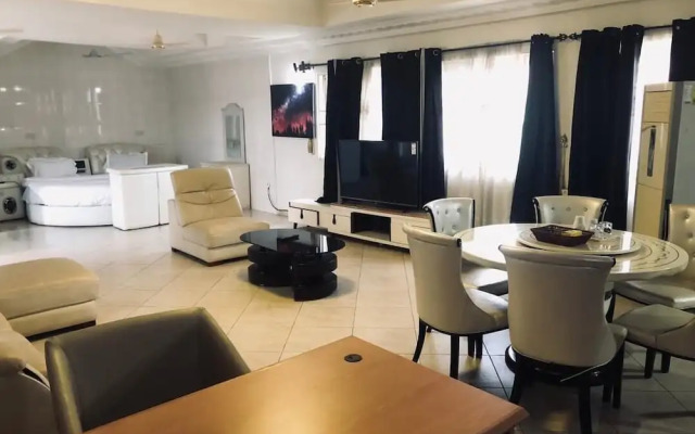 Crislord Palace Hotel