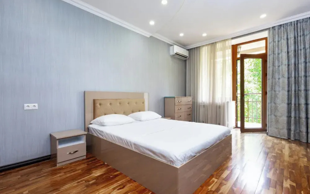 Apartment by Luxe Group DI777