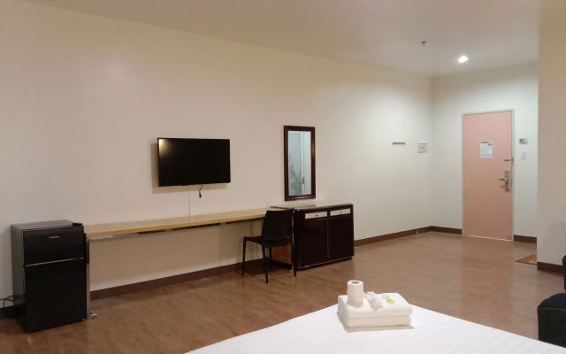 Meaco Royal Hotel- Lucena