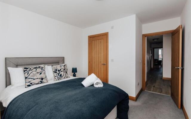 Seagrass Henley - 2 Bed Entire Serviced Apartment
