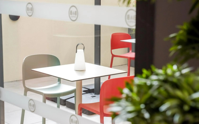 B&B HOTEL Paris Porte d'Orléans
