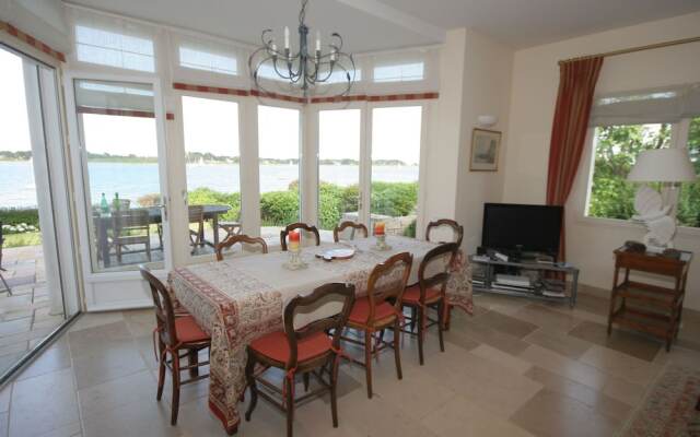 Beautiful Holiday Home in La Trinite-sur-mer With Garden