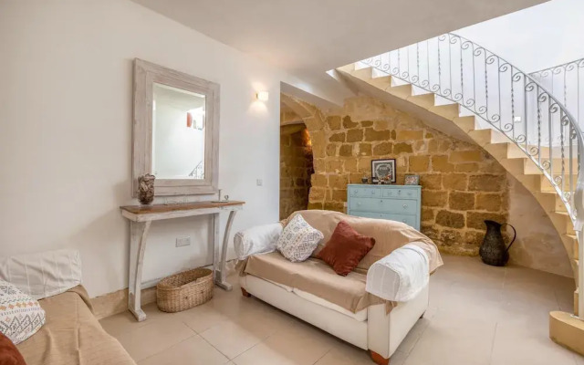 Ta Patee Pool Farmhouse in Gozo