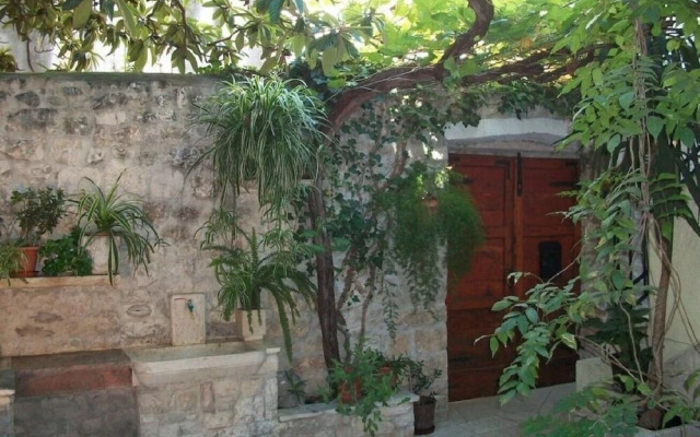 Jare - in old Town - A2 Gornji