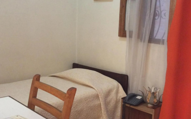 Tana-Jacaranda - Hostel