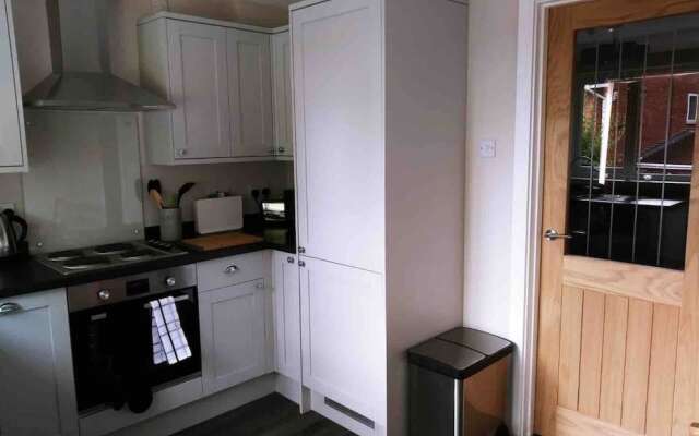 Ideal Selly Oak Home - Family or Business