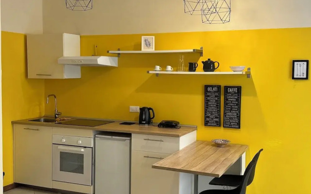 Station Apartment West