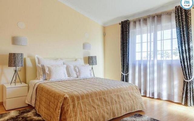 Villa Mikael - Free Wi-Fi - Aircon - Private Pool by bedzy