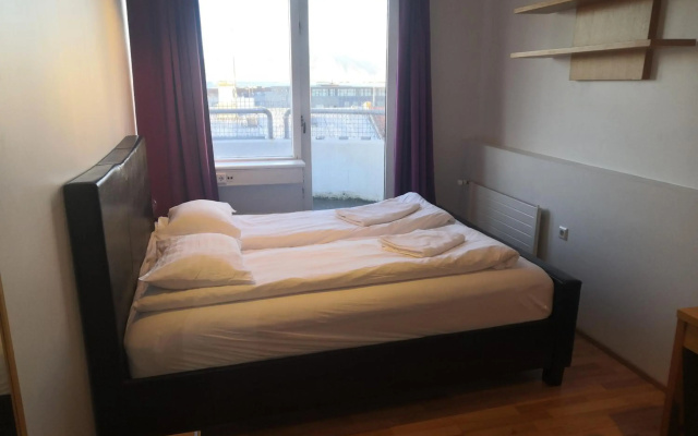 101 Guesthouse Hotel