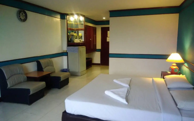 The Pacific Cool Chic