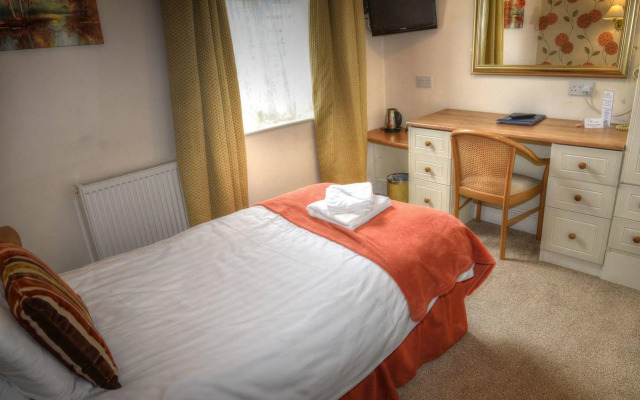 Lion Hotel and Studio Apartments