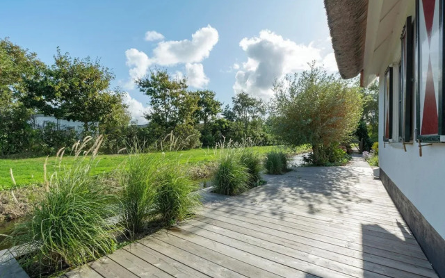 Stylish Villa With Garden
