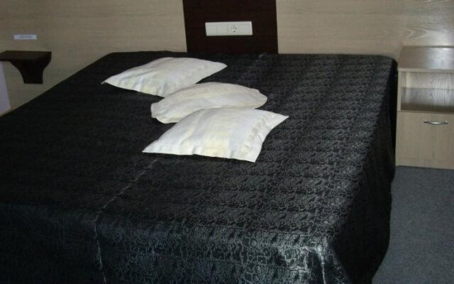 Family Hotel Avramov