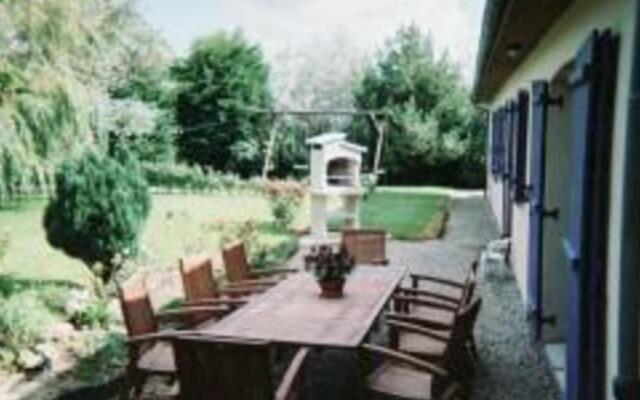 Gîte Wierre-Effroy, 7 Pièces, 10 Personnes - Fr-1-376-3