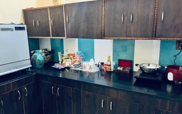 Mango Tree Suites ✪Centrally Located ✪3 BedRooms ✪Parking ✪5 Star Rating