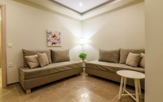 Remezzo Apartments & Studios