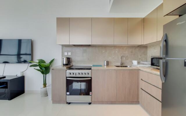 GreenFuture - Stylish Apartment With Panoramic City Views