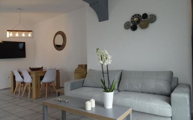 Santo Riviera House