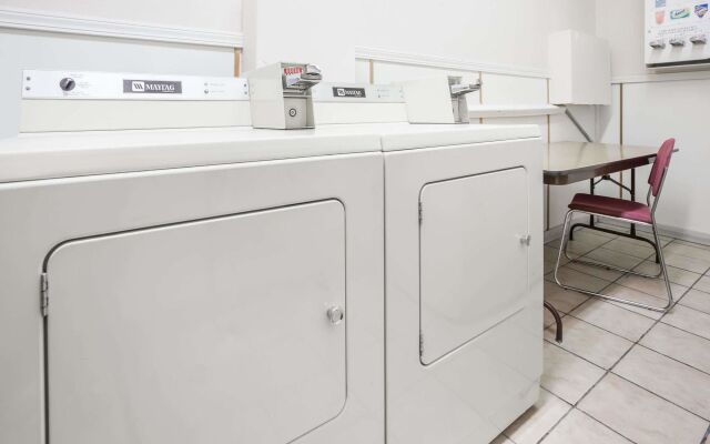 Super 8 by Wyndham Great Falls MT